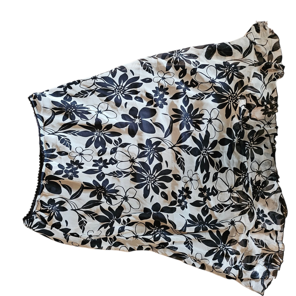 Y2k Vintage Size 10 Black and White Floral Skirt - Picture 2 of 3